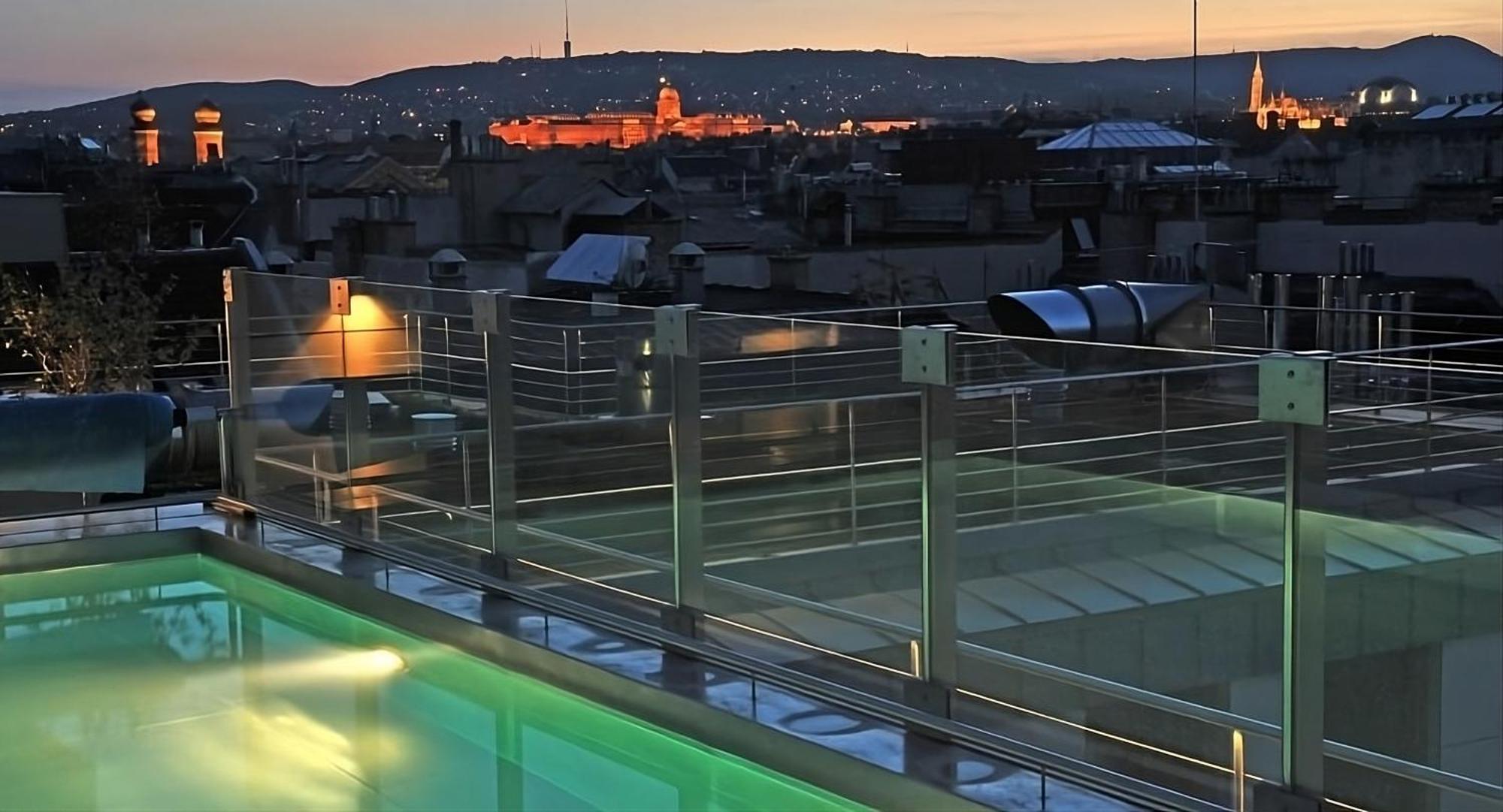 Apartmán Sarah's With Pool, Wellness, Fitness